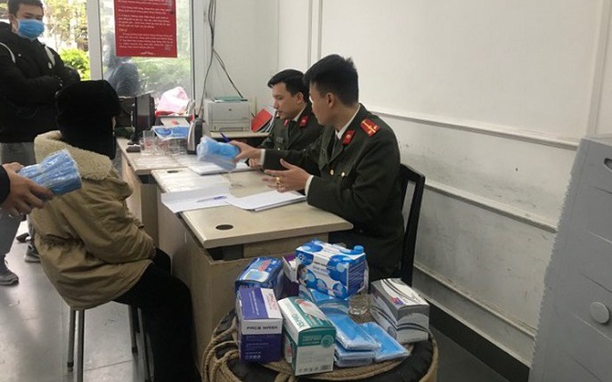 gom 120.000 khau trang tu mien nam ban sang trung quoc kiem loi hinh 1