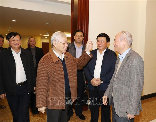tong bi thu, chu tich nuoc chu tri hop bo chinh tri ve van kien dh xiii hinh 1