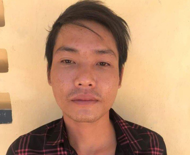 bat doi tuong cuop giat dien thoai cua nu du khach duc hinh 1