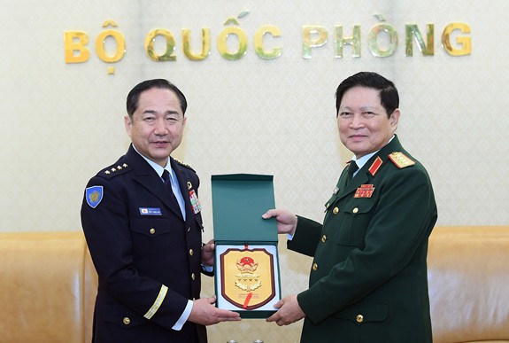 dai tuong ngo xuan lich tiep tham muu truong lien quan nhat ban hinh 2