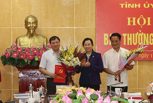 cong bo quyet dinh nhan su cua ban bi thu trung uong dang hinh 1