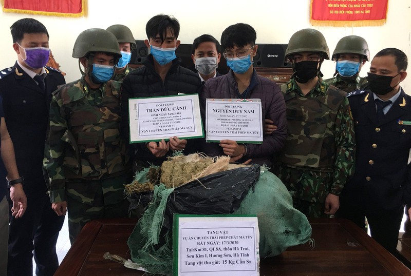 thanh nien van chuyen 15kg can sa bi sa luoi hinh 1