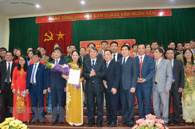 cao bang cong bo quyet dinh sap nhap 3 dang bo huyen hinh 1