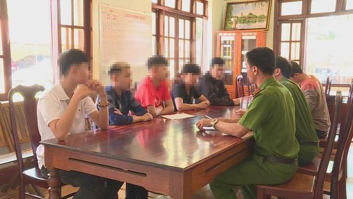 nam sinh lop 10 dam mu mat nguoi di duong chi vi tieng net po hinh 1