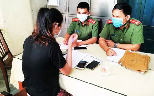 co giao len mang quang cao "thuoc khang virus corona" bi xu phat hinh 1