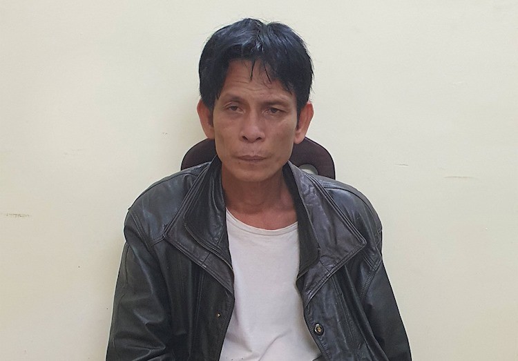 nong 24: nhieu doi tuong bi dua di cach ly vi bat chap lenh cam den quan bar dung ma tuy hinh 4