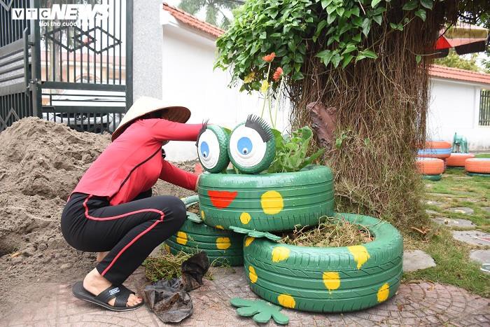 "ho bien" lop xe da qua su dung thanh bon rua tay phong covid-19 hinh 13