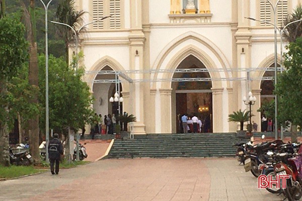 tap trung dong nguoi cau nguyen o ha tinh: co the xem xet khoi to hinh 1