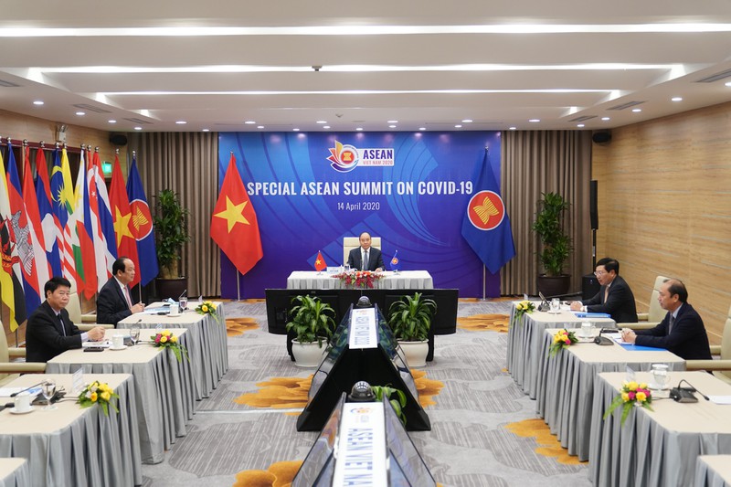 thu tuong nguyen xuan phuc keu goi asean ke vai ung pho covid-19 hinh 1