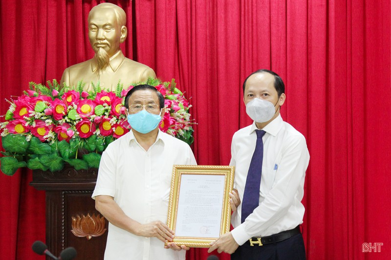 ong duong tat thang giu chuc bi thu thanh uy ha tinh hinh 1