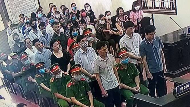 15 bi cao hau toa vu gian lan thi cu o hoa binh hinh 1