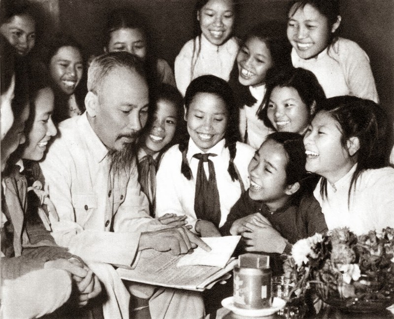 ho chi minh-nguon cam hung bat tan ve cach mang va van hoa cua nhan loai hinh 5