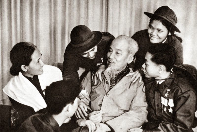 ho chi minh-nguon cam hung bat tan ve cach mang va van hoa cua nhan loai hinh 7