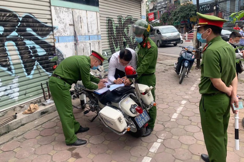 nong 24h: mau thuan ban "co my" 25 doi tuong dung hung khi danh nhau hinh 5