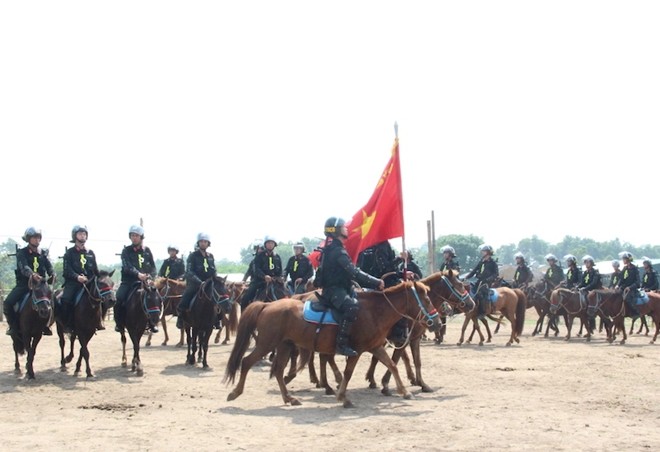 hom nay, cscd ky binh dieu hanh truoc lang bac va nha quoc hoi hinh 1