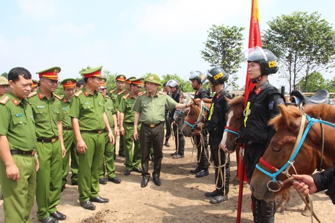 hom nay, cscd ky binh dieu hanh truoc lang bac va nha quoc hoi hinh 2