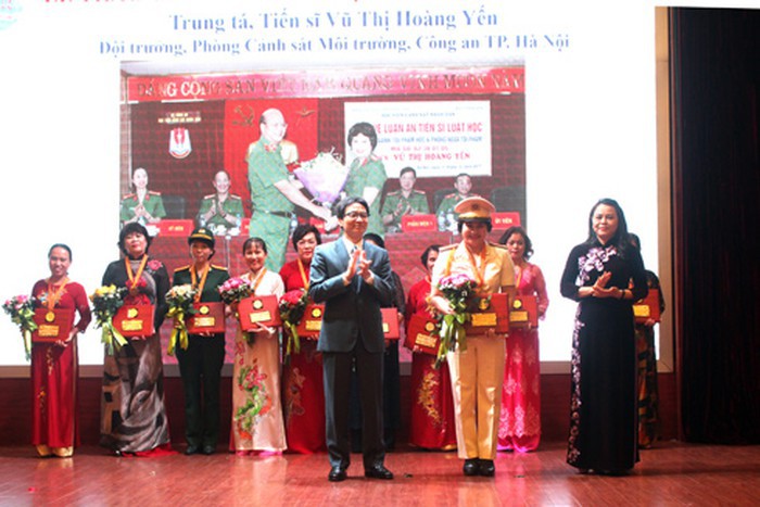 nu trung ta dam me …pha an hinh 3