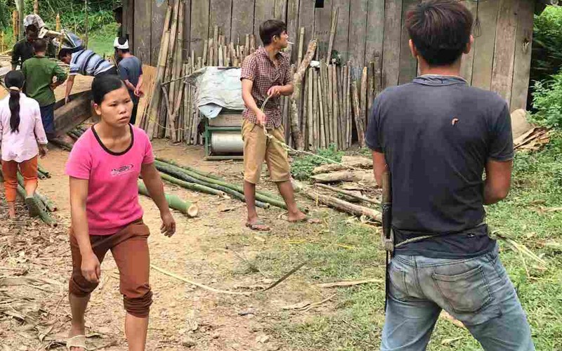 chong sat hai vo roi tron len rung tu sat hinh 1