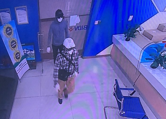 vu cuop ngan hang: can lam ro nguon vu khi quan dung hinh 2