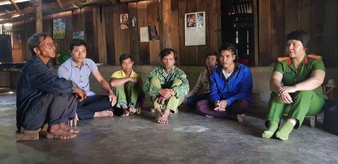 nu truong cong an huyen nhieu lan doi mat toi pham hinh 2