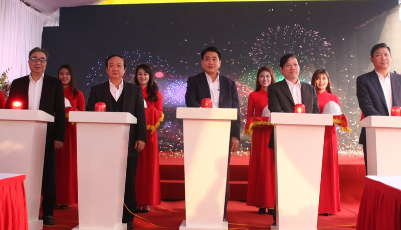 ha noi tiep tuc ha cot de song hong doan tu an duong den cau nhat tan hinh 1