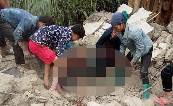 sap tuong trong luc pha do nha, 5 nguoi chet o ha giang hinh 1