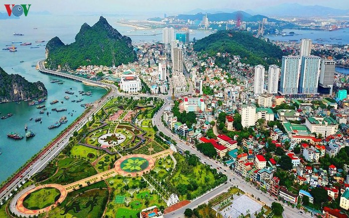 cong bo nghi quyet sap nhap huyen hoanh bo vao ha long hinh 1