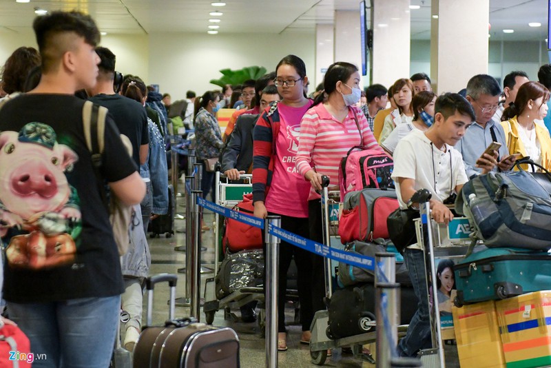 cho len may bay ve que an tet, cac "thuong de" va vat o tan son nhat   hinh 1