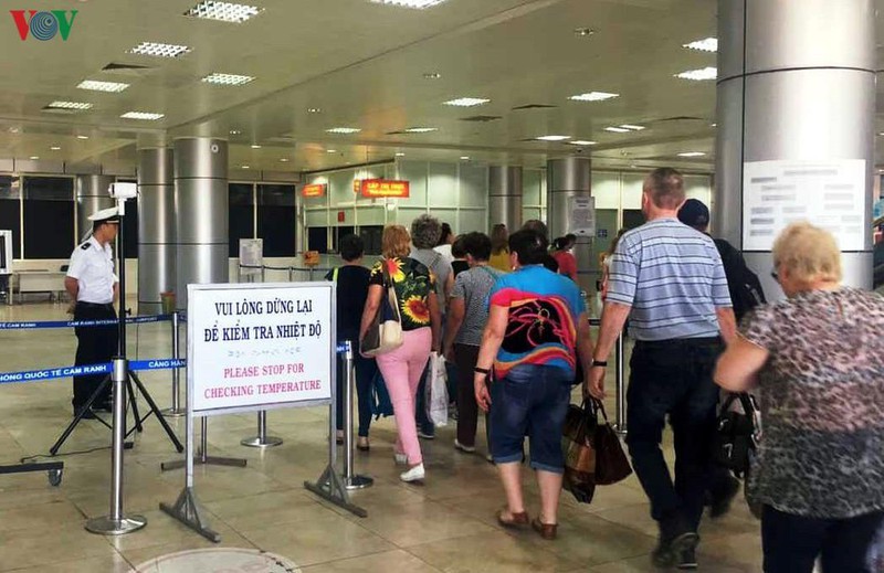 khan cap dung tat ca chuyen bay tu vung co dich corona den viet nam hinh 2