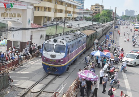 duong sat phai dung hoat dong vi thieu tien la "chua tung co tien le" hinh 3