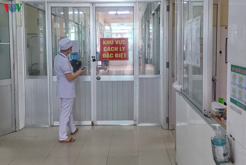thua thien hue cach ly tam thoi 4 nguoi trung quoc, 2 tai xe viet nam phong covid-19 hinh 1