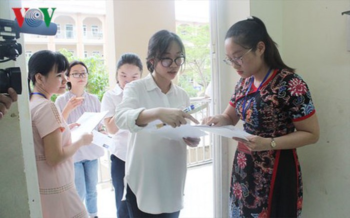 van thi thpt quoc gia nhung tinh gian chuong trinh, co de minh hoa  ​ hinh 1
