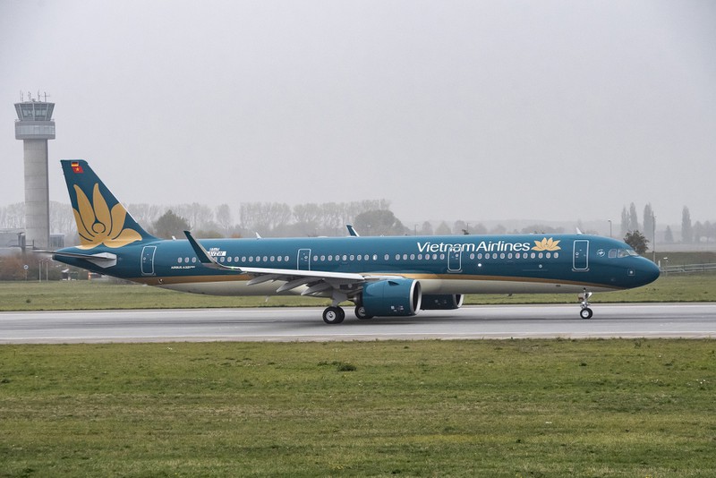 vietnam airlines tam dung duong bay di nga va dai loan, trung quoc hinh 1