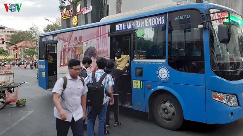 tphcm ngung cho tham benh covid-19, tam dung hoat dong xe buyt hinh 2