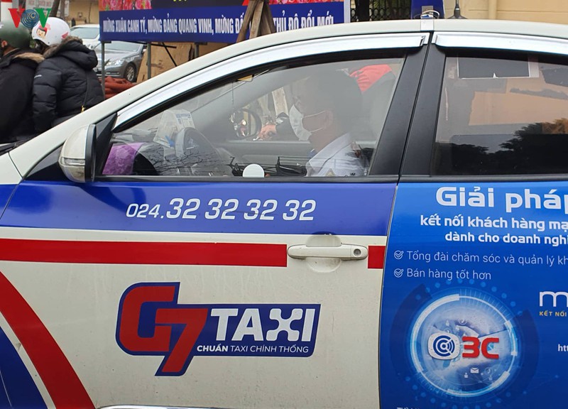 lai xe taxi, xe om cong nghe khau trang kin mit "xuong duong" sau cach ly hinh 6