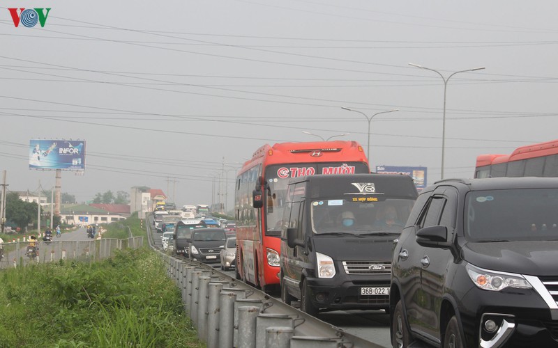 sau 4 ngay nghi le: so vu tai nan giao thong tang, dua xe trai phep nhieu hinh 5