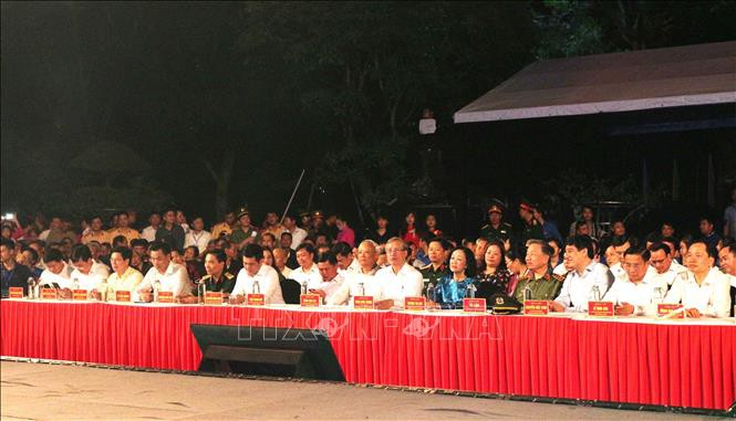 lanh dao dang, nha nuoc du cau truyen hinh ky niem ngay sinh cua bac hinh 3