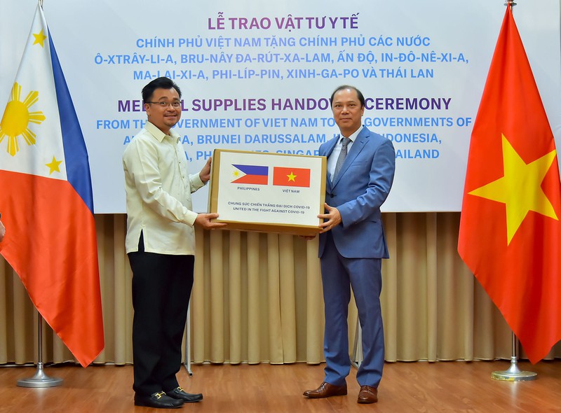 viet nam ho tro trang thiet bi y te cho 8 nuoc dang bi dich covid-19 hinh 6