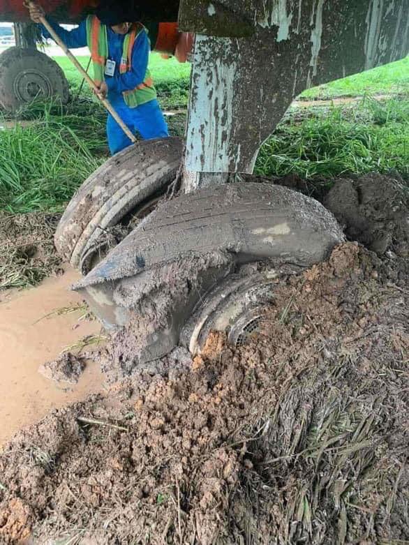 toan bo qua trinh hon 18 gio giai cuu may bay vietjet truot khoi duong bang hinh 3