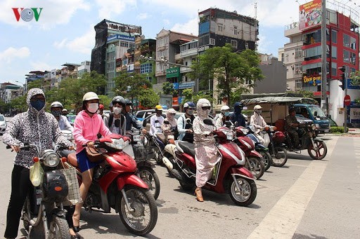 nguoi vat va muu sinh, nguoi di vien vi nang nong dinh diem hinh 6