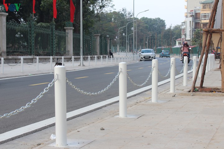 phan hoi bai bao: ai "bat den xanh" cho ben xe nuoc ngam rao via he? hinh 5