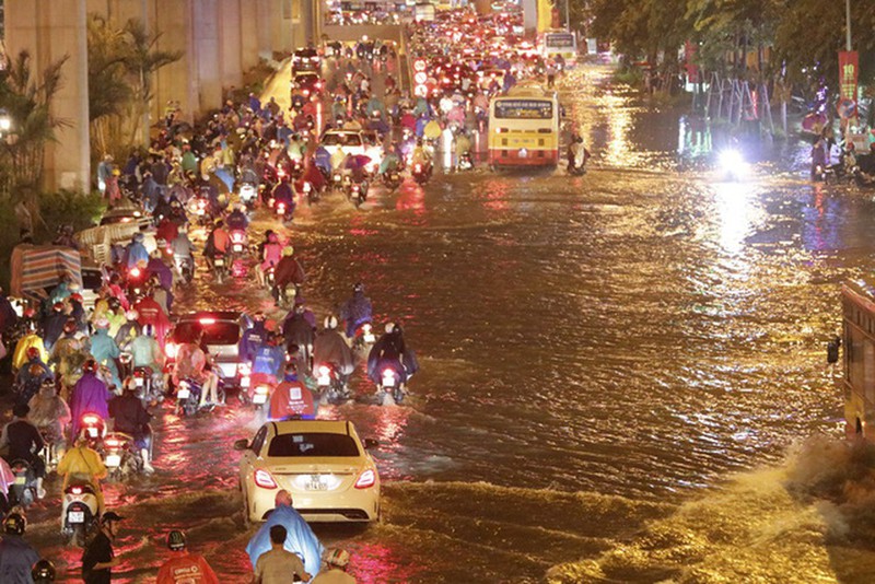 thoi tiet ngay 5/7: ha noi co mua to luc sang, de phong lu quet o phia bac hinh 1