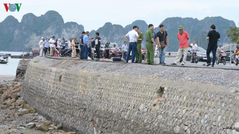 xu ly trach nhiem don vi thi cong duong vu xe o to lao xuong bien o quang ninh hinh 3