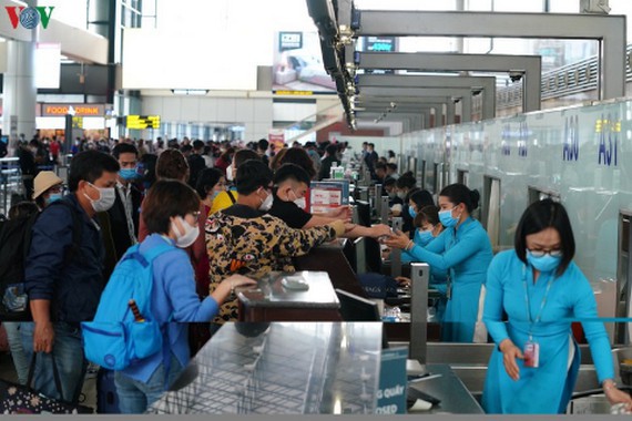 cac san bay tang cuong kiem dich sau ca mac covid-19 o da nang hinh 1