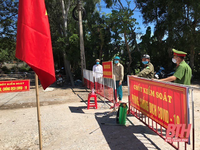them 1 can bo o thanh hoa bi tam thoi dinh chi cong tac do lo la chong dich hinh 1
