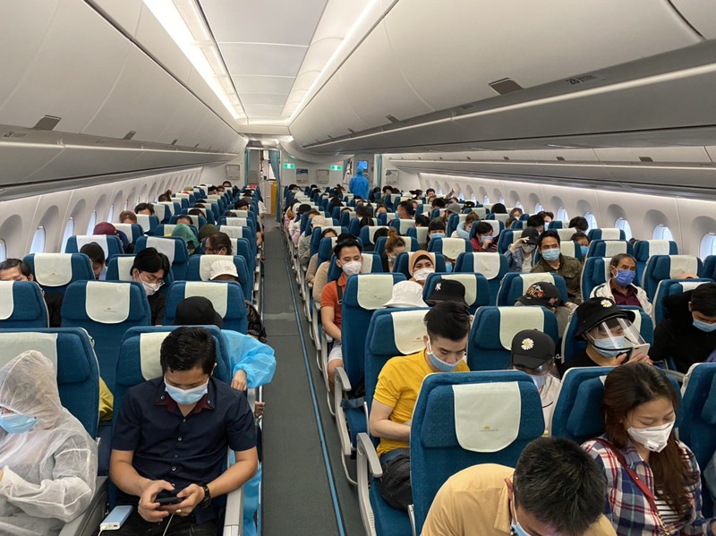 dieu 3 "sieu may bay" a350 dua 700 khach mac ket roi da nang hinh 3