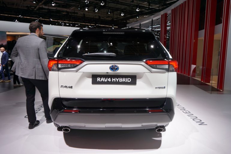 tim hieu toyota rav4 hybrid 2019 hinh 2