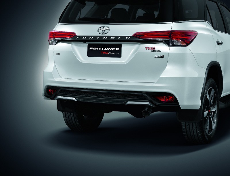 toyota fortuner trd sportivo ra mat tai thai lan co gi khac biet? hinh 6