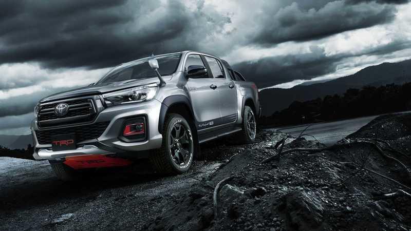 toyota sap ra mat hilux black rally edition ban trd hinh 1