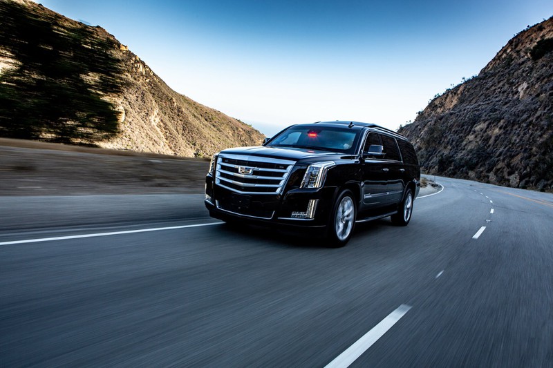 kham pha cadillac escalade chong dan cua add armor hinh 1